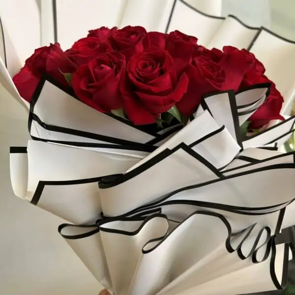 זר ורדים אדומים פתאום אהבה פלאוור פוינטט