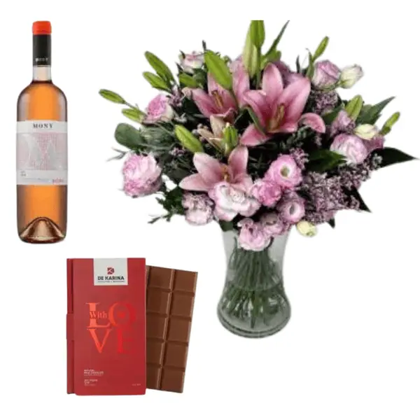 מארז מתנה זר פרחים ורוד עם שוקולד ויין.